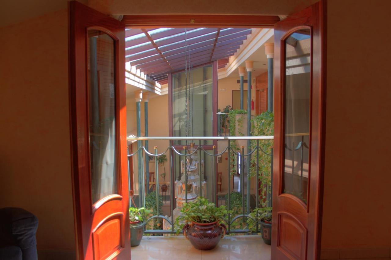 Hotel Avenida 2*